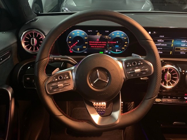 MERCEDES-BENZ Clase A  250 e AMG Line (EURO 6d) en Adarsa Oviedo - Foto 9