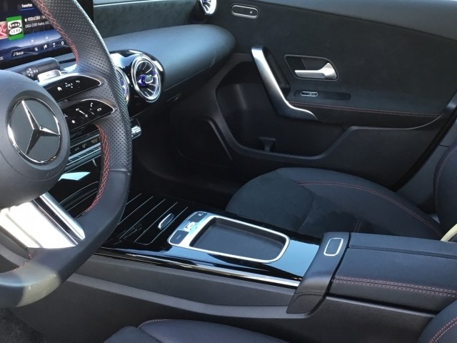 MERCEDES-BENZ Clase A  250 e Compacto en Adarsa Sur - Foto 7