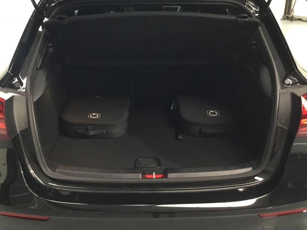 MERCEDES-BENZ Clase A  250 e Compacto en Adarsa Norte - Foto 15