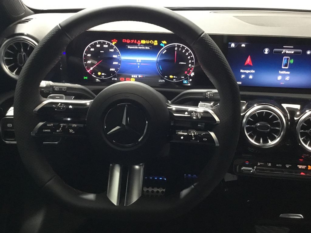 MERCEDES-BENZ Clase A  250 e Compacto en Adarsa Norte - Foto 5