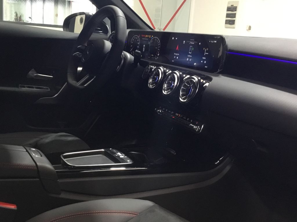 MERCEDES-BENZ Clase A  250 e Compacto en Adarsa Norte - Foto 8