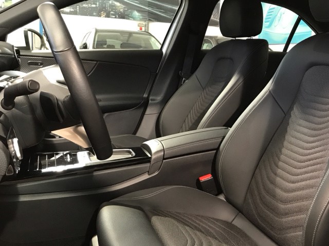 MERCEDES-BENZ Clase A  200 d Sedán en Adarsa Norte - Foto 7