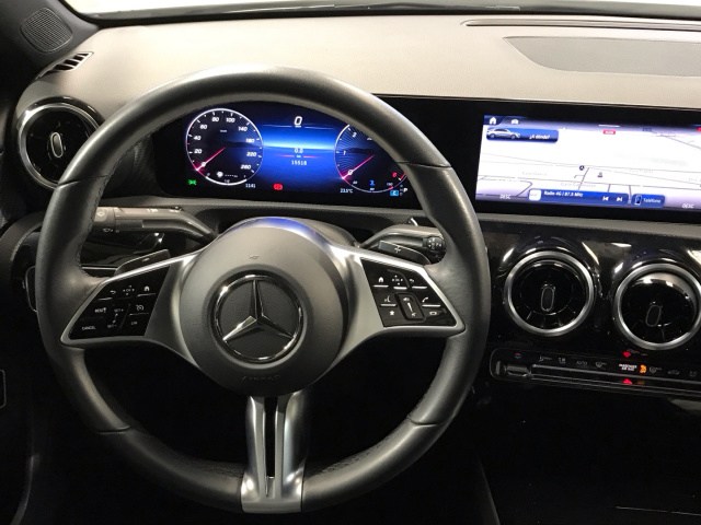 MERCEDES-BENZ Clase A  200 d Sedán en Adarsa Norte - Foto 9